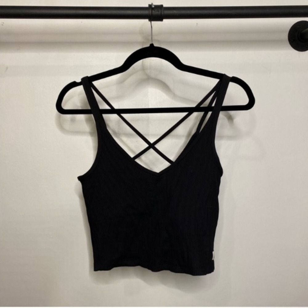 VUORI Rib Crop Tank in Black Size XS - Picture 5 of 7